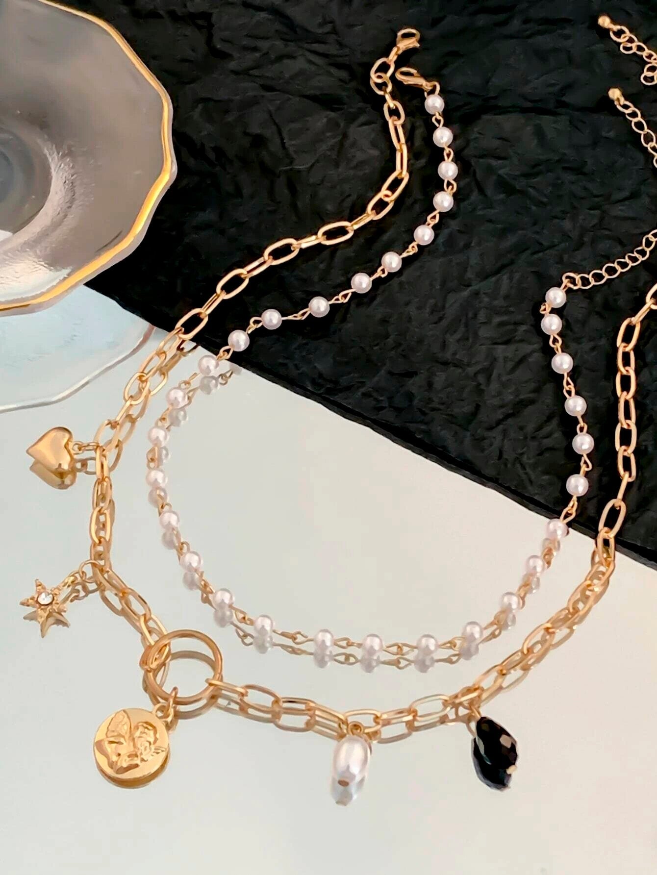 Conjunto sol y luna ( dos collares independientes)
